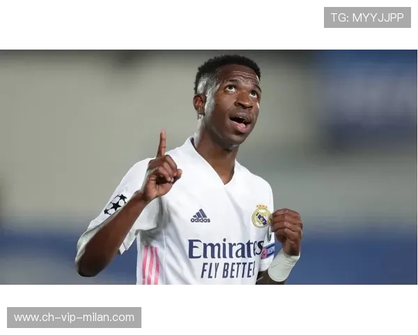 维尼修斯弧顶爆射皇马夺得三分